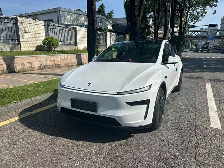 Tesla Model Y 2026