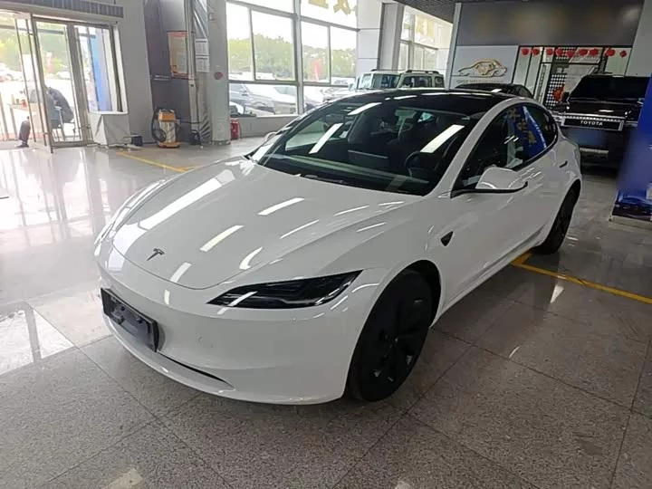 Tesla Model 3 2026